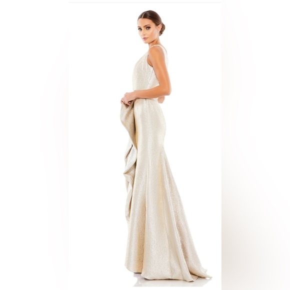 NWT Mac Duggal One Shoulder Metallic Ruffle Evening Gown - Picture 6 of 9